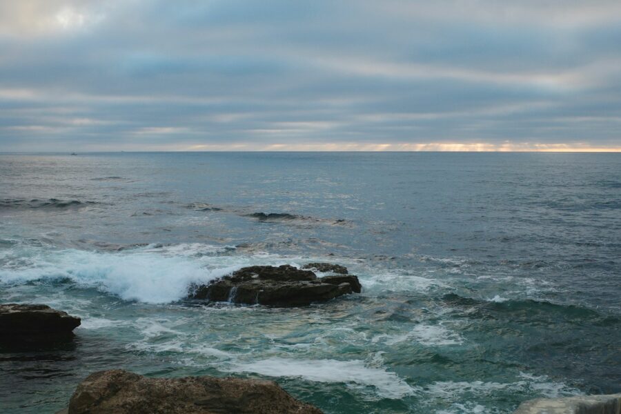 Rocky coastline at La Jolla. Photo by Camera No. 87 on Unsplash.